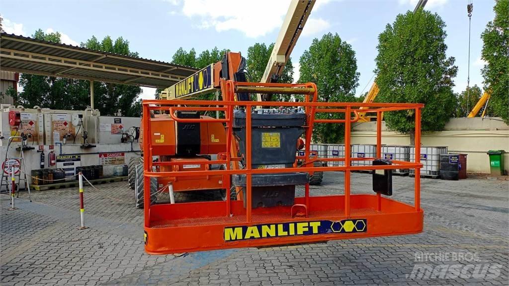 JLG 800AJ Nacele cu brat articulat