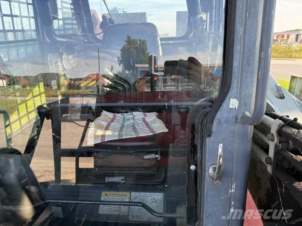Takeuchi TL 250 Încarcatoare cu excavator