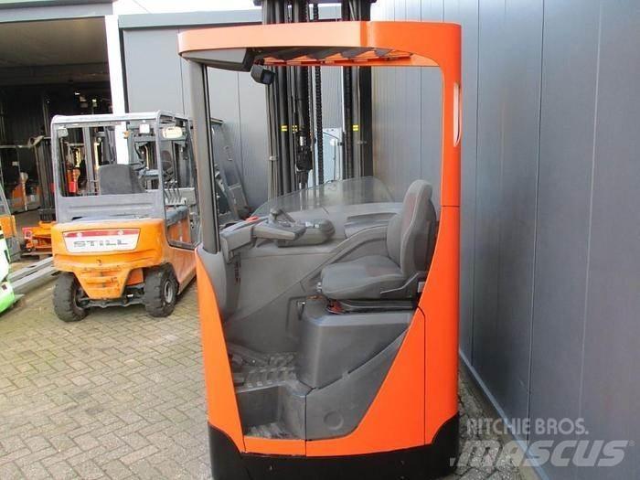 BT RRE 160 Stivuitor cu catarg retractabil