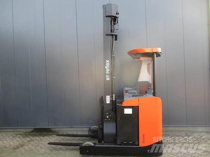 BT RRE 160 Stivuitor cu catarg retractabil