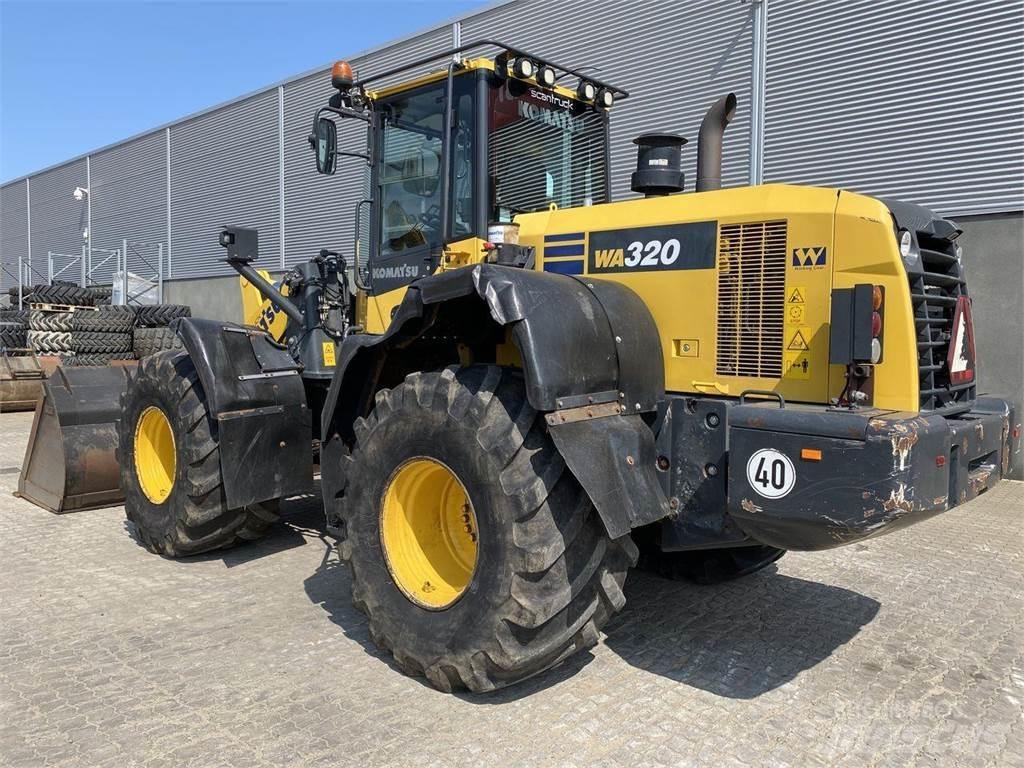 Komatsu WA320-7 Incarcator pe pneuri