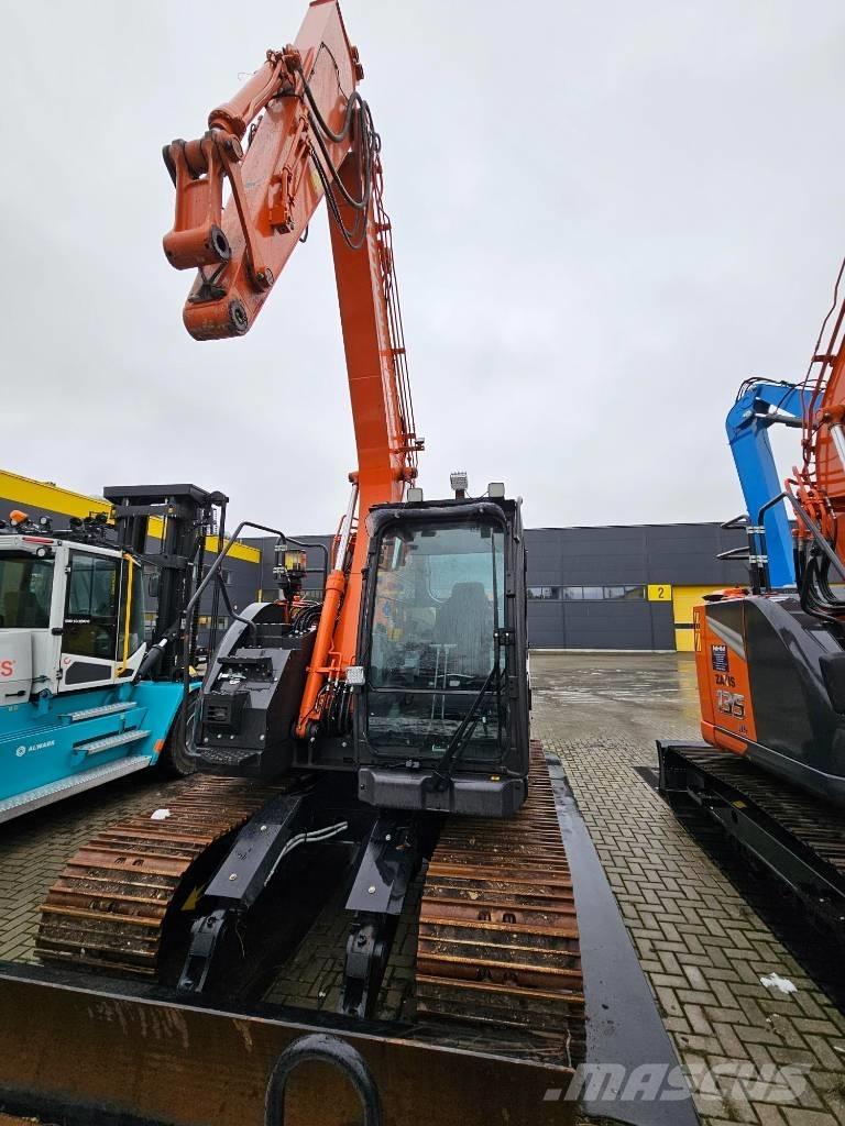 Hitachi ZX 135 US-7 Excavatoare pe șenile
