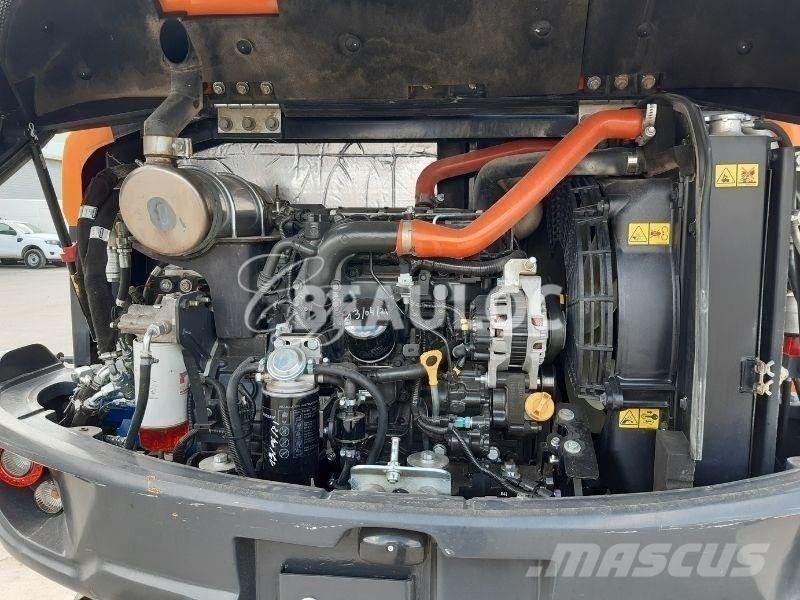 Doosan DX 57 W Excavatoare cu roti