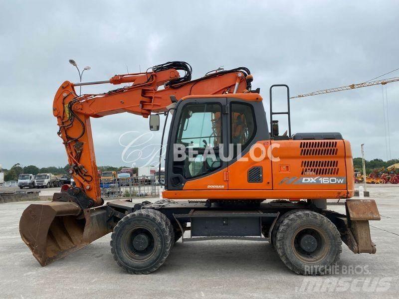 Doosan DX160W Excavatoare cu roti