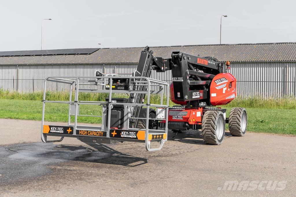 Manitou 160 ATJ+ e Nacele cu brat articulat