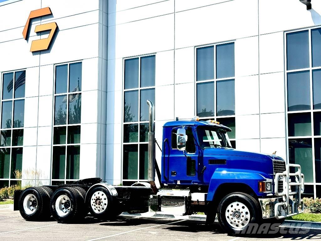 Mack Pinnacle Autotractoare