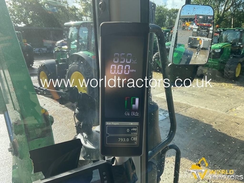 John Deere 6100 M Tractoare