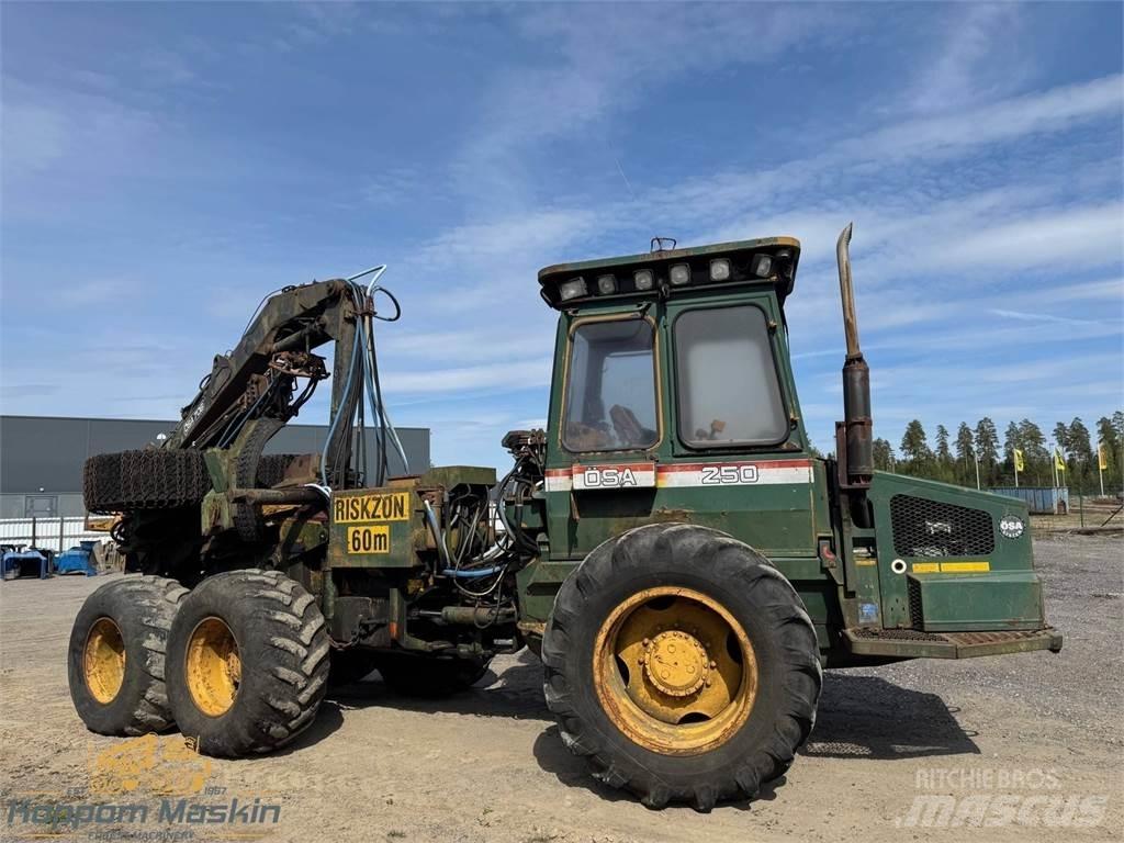 Ösa 250/706 Combine forestiere