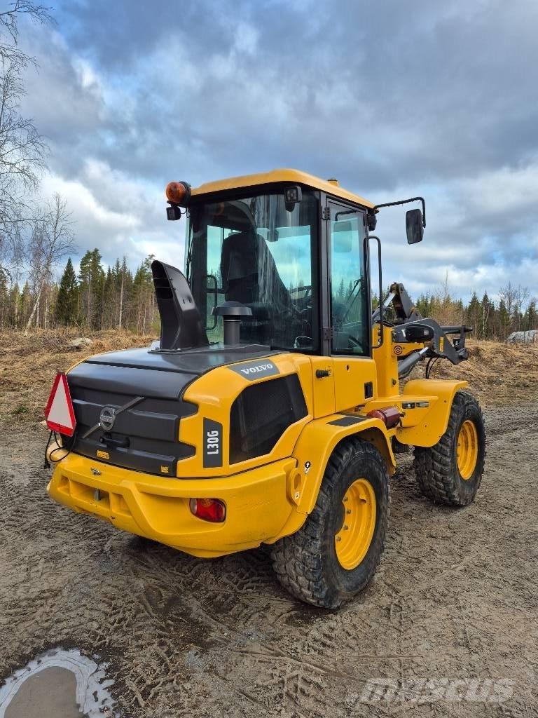 Volvo L 30 G Incarcator pe pneuri