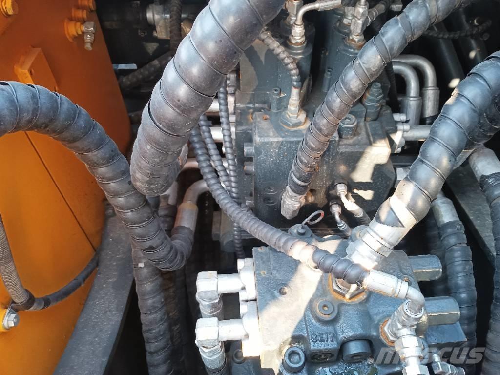 Hyundai R 220-9 S Excavatoare pe șenile
