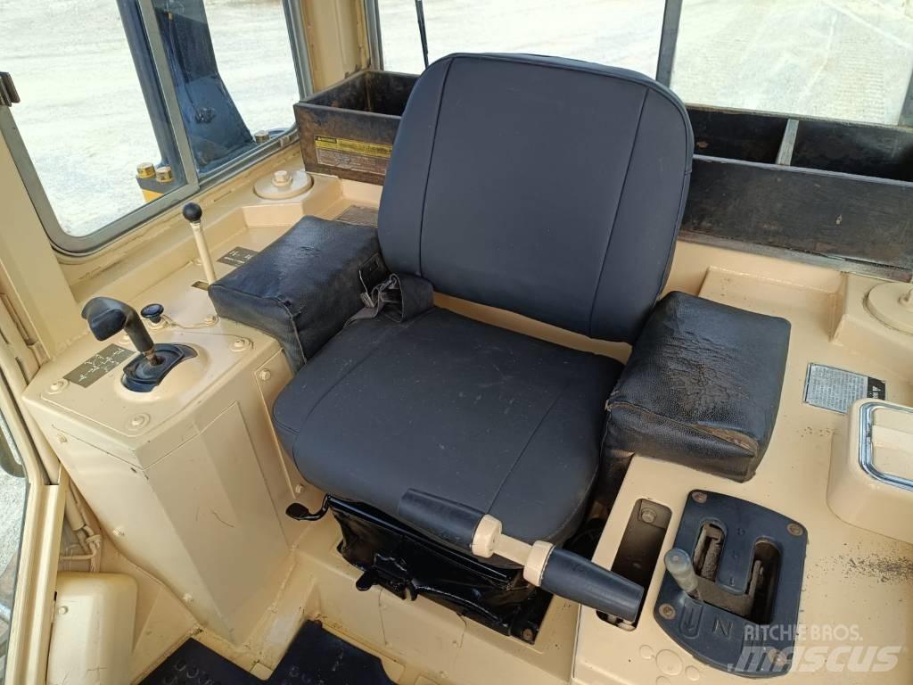 CAT D5H Buldozere pe senile