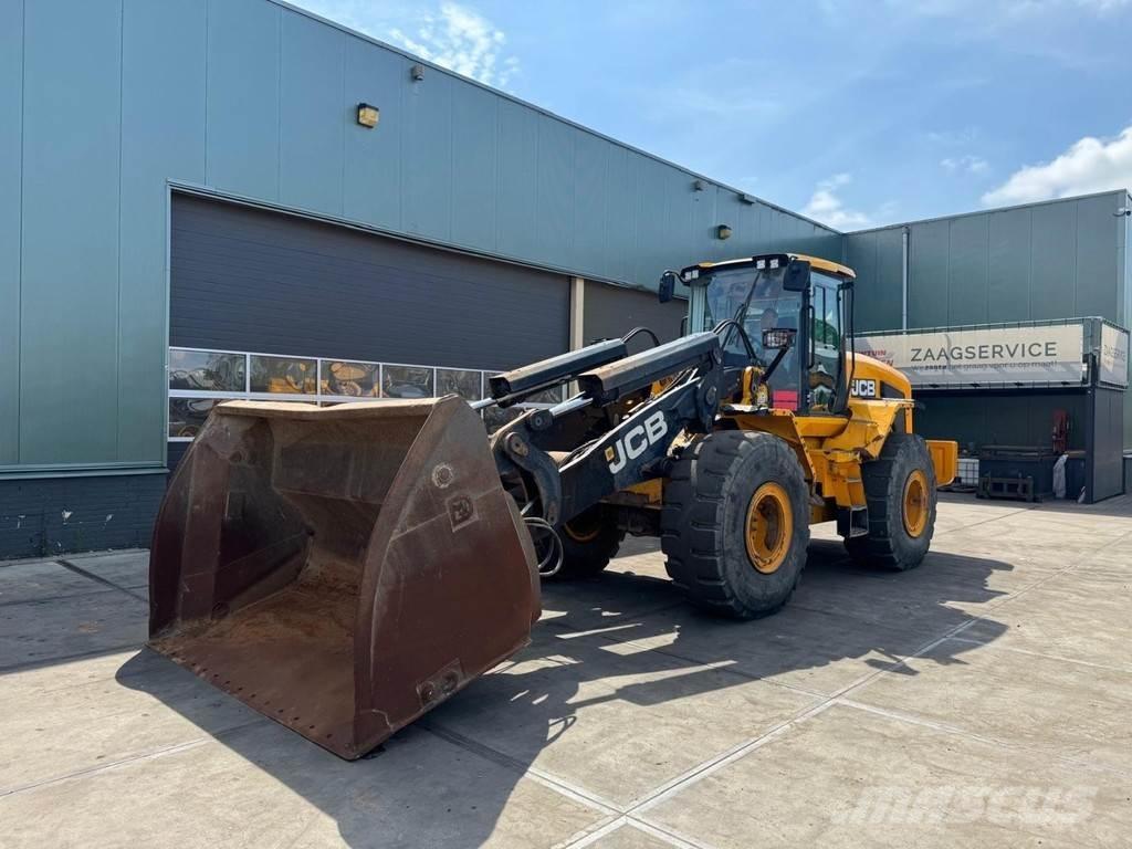 JCB 457 Incarcator pe pneuri