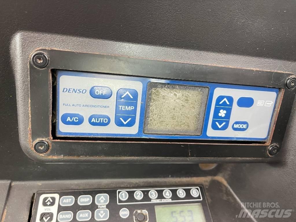 Takeuchi TB 295W Excavatoare cu roti