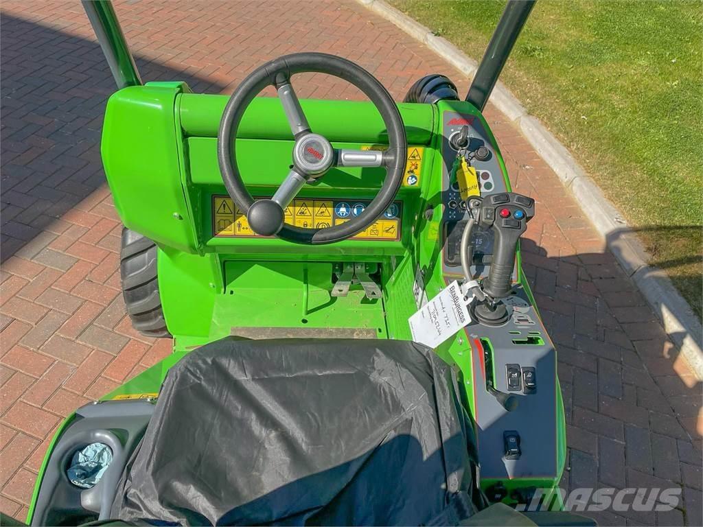 Avant 735 Incarcator pe pneuri