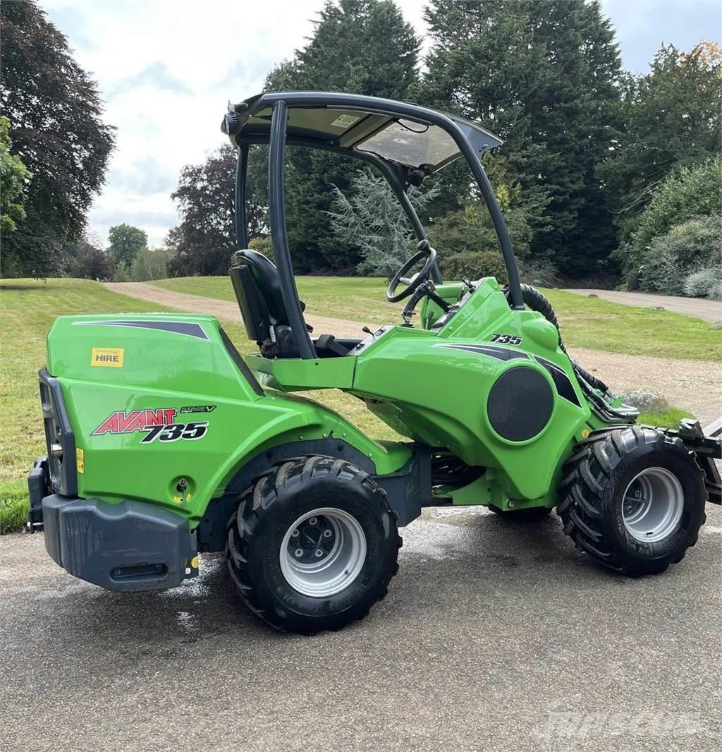 Avant 735 Incarcator pe pneuri