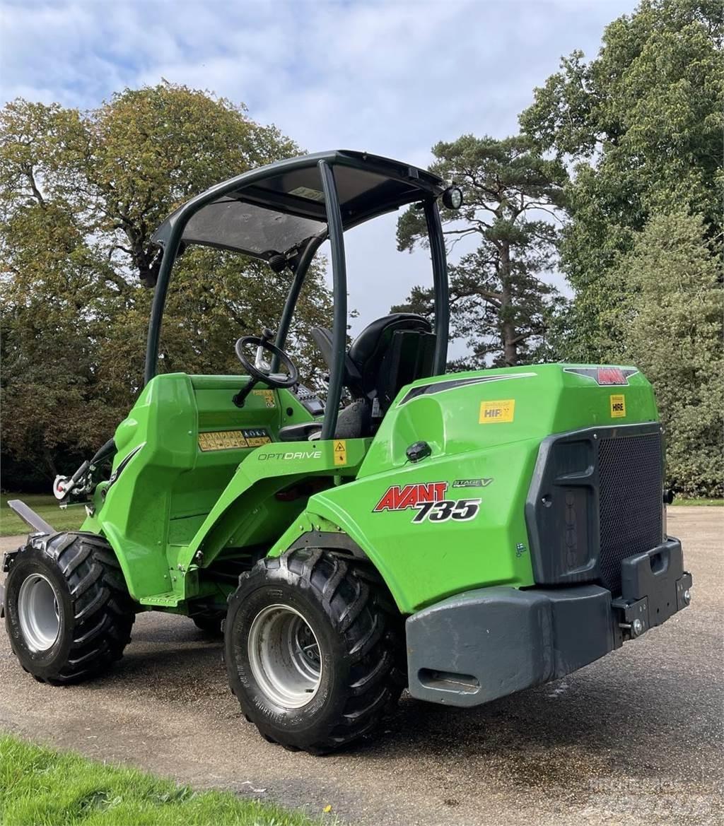 Avant AV 735 Incarcator pe pneuri