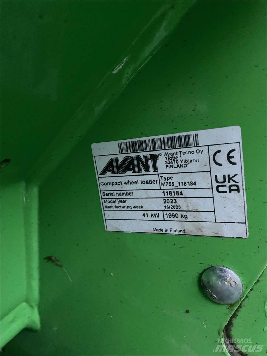 Avant AV 755I Incarcator pe pneuri