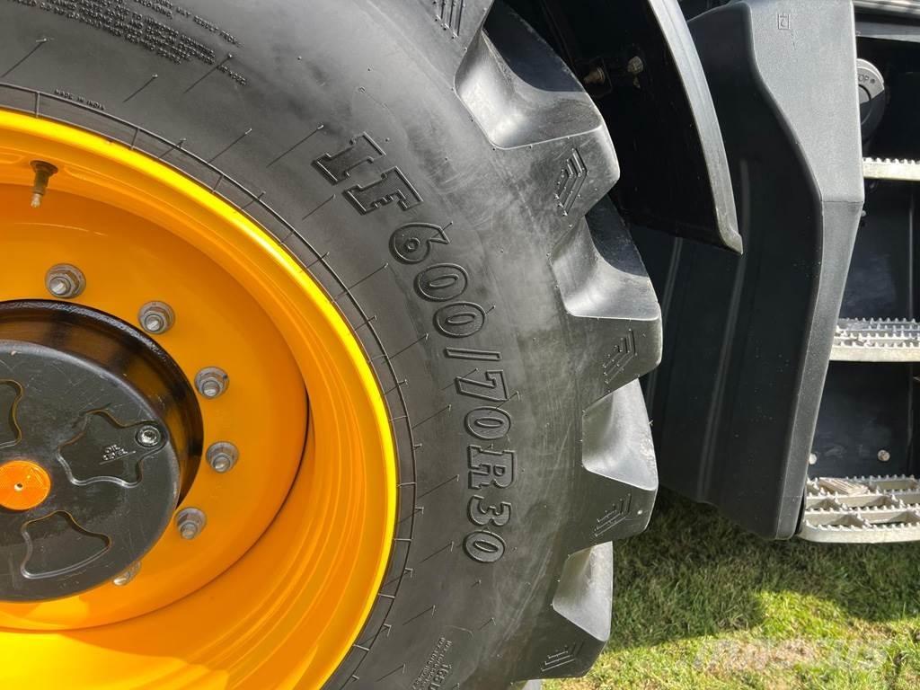 JCB 4220 FASTRAC Tractoare