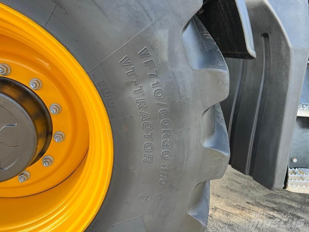JCB 4220 ICON Tractoare