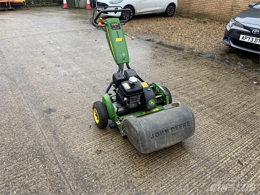 John Deere 220C Utilaje agricole - Altele