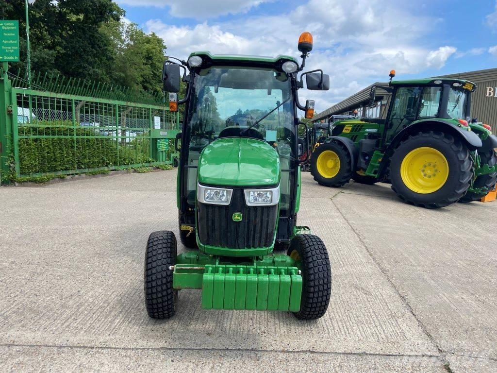 John Deere 3046R Tractoare compacte