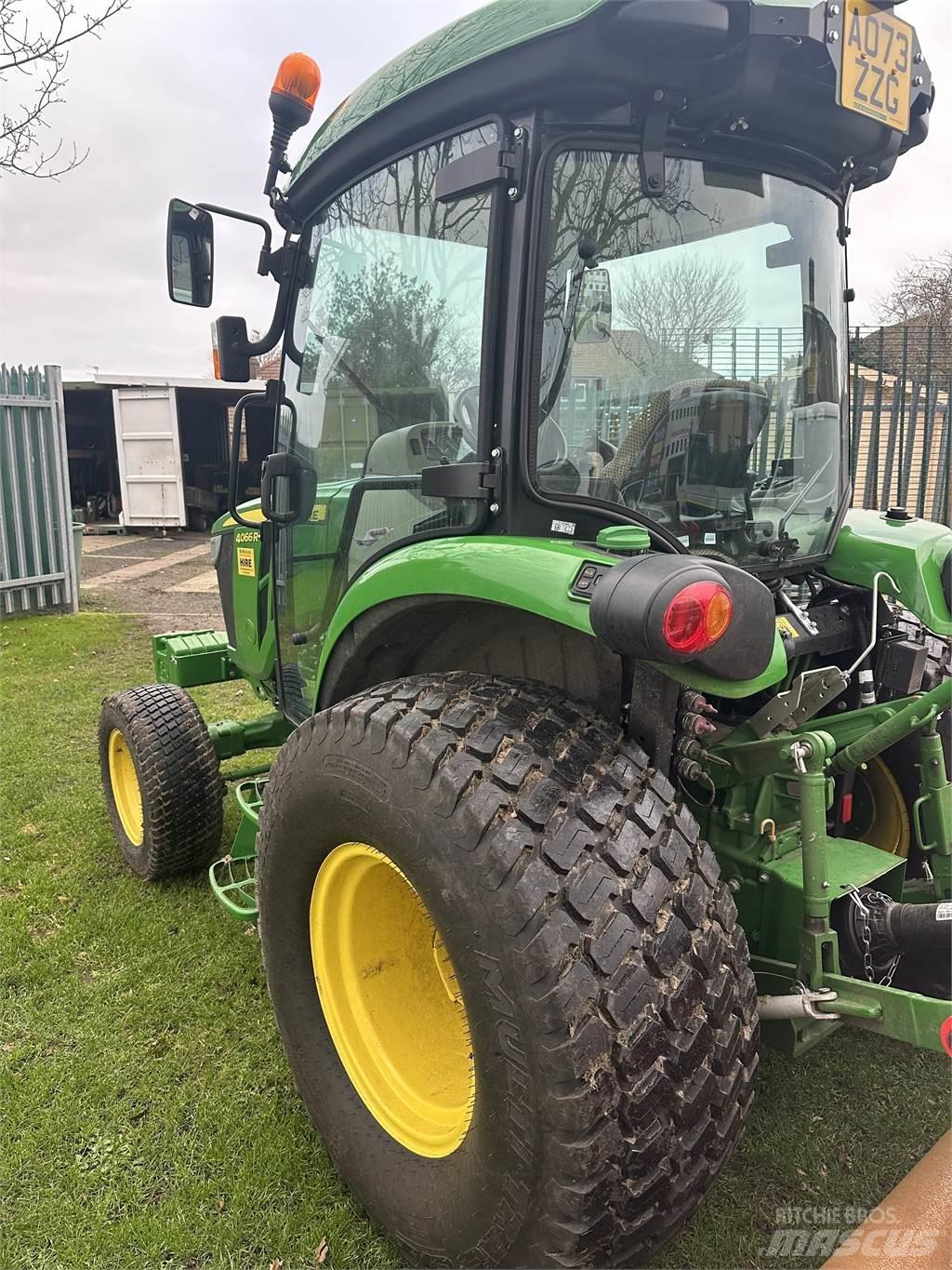 John Deere 4066R Tractoare compacte