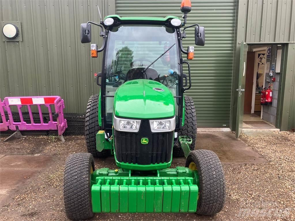 John Deere 4066R Tractoare compacte
