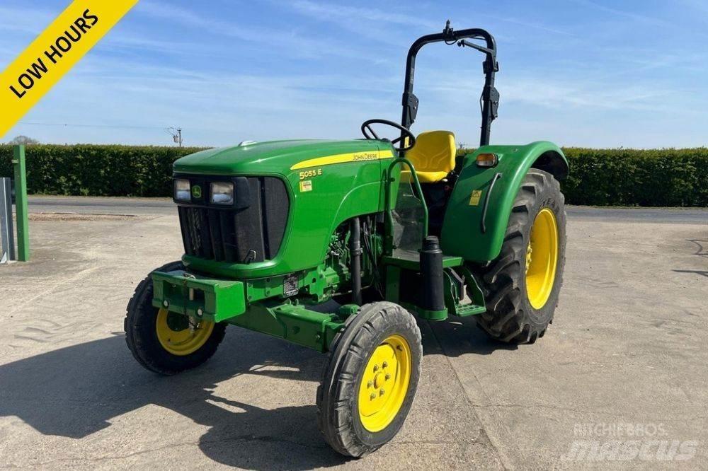 John Deere 5055E Tractoare