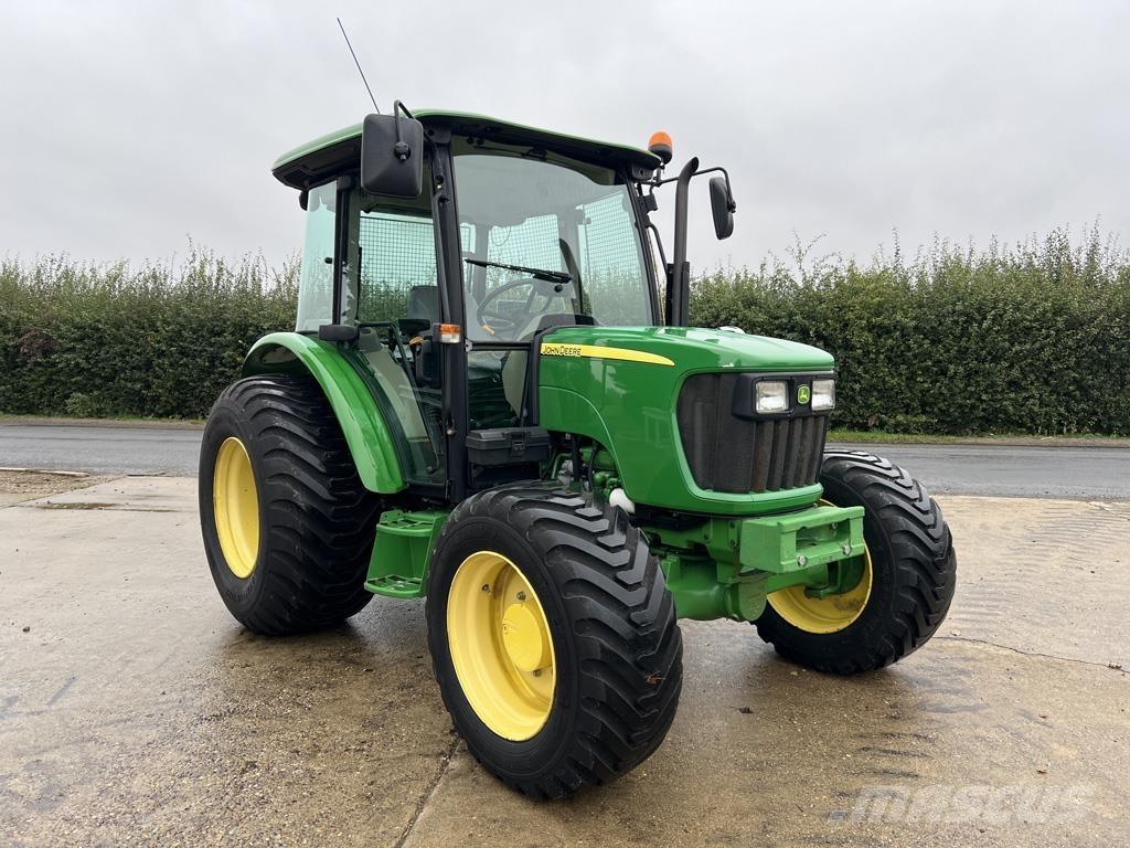 John Deere 5055E Tractoare