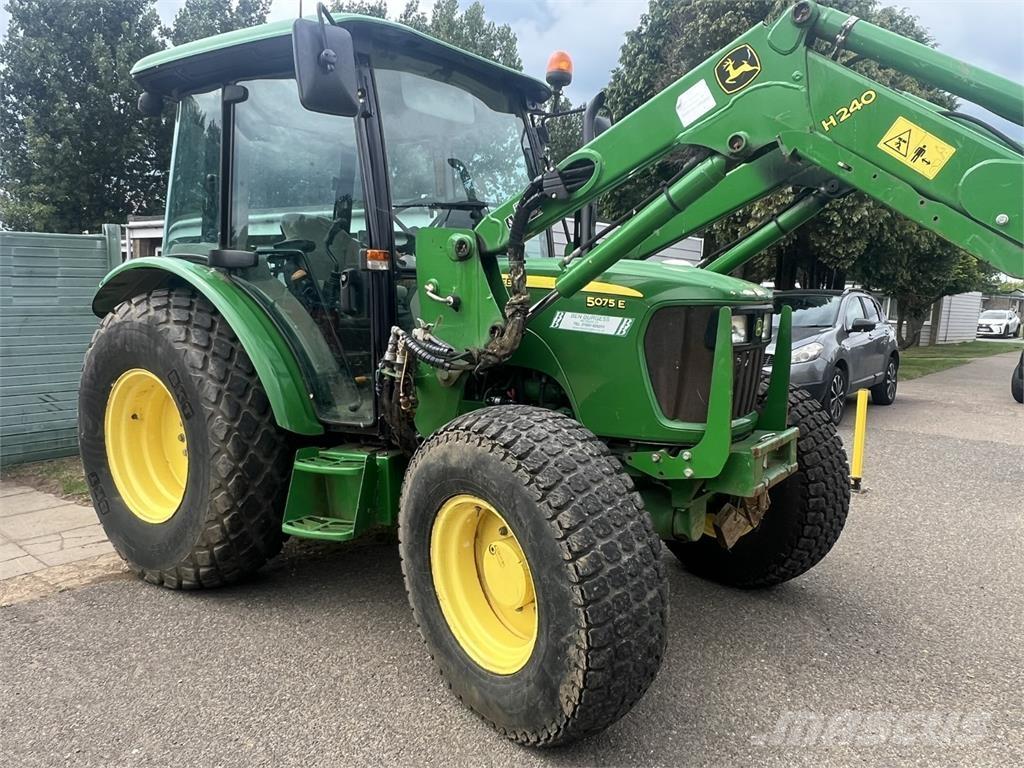 John Deere 5075E Tractoare