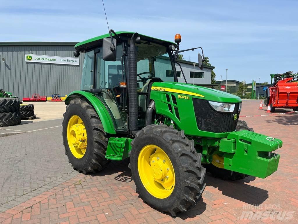 John Deere 5075E Tractoare