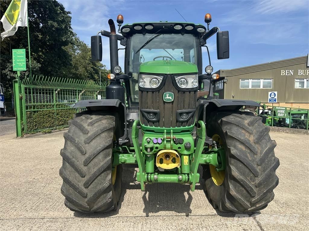 John Deere 6215R Tractoare