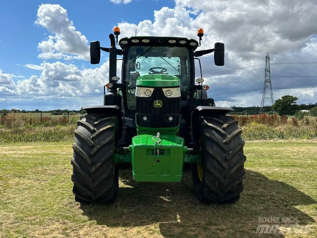 John Deere 6215R Tractoare