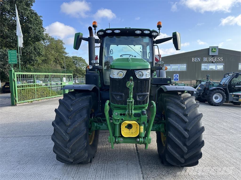 John Deere 6R215 Tractoare