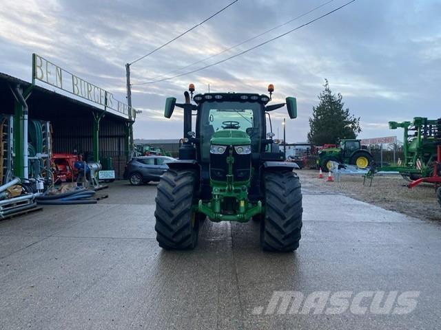 John Deere 6R215 Tractoare