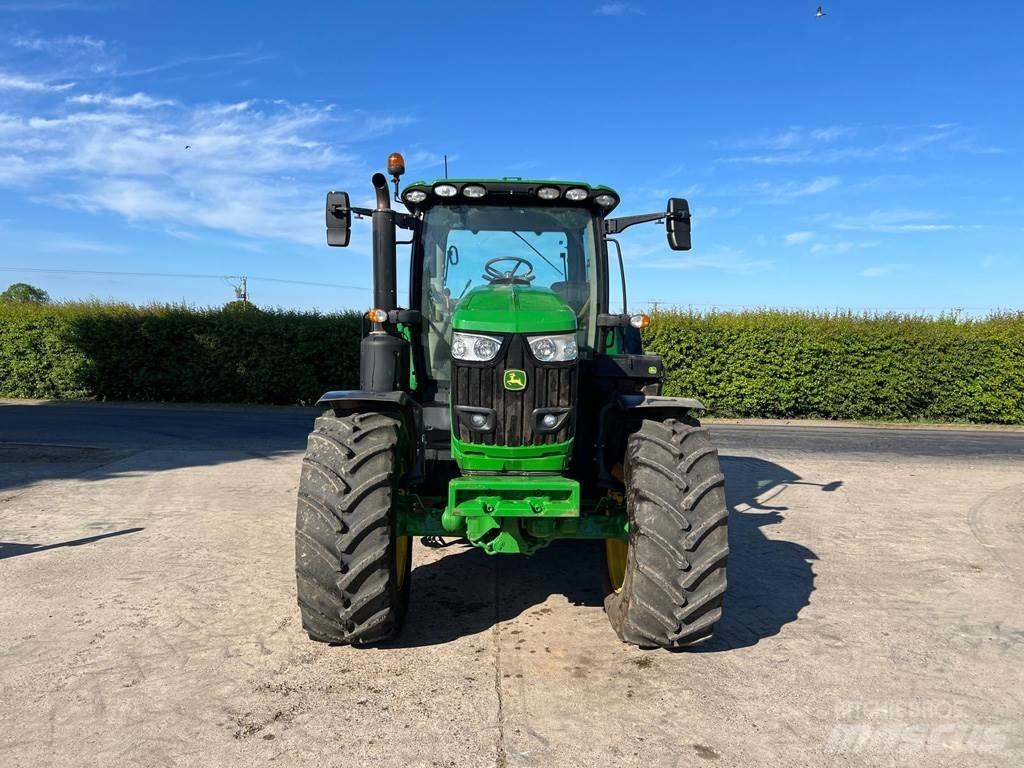 John Deere 6R215 Tractoare