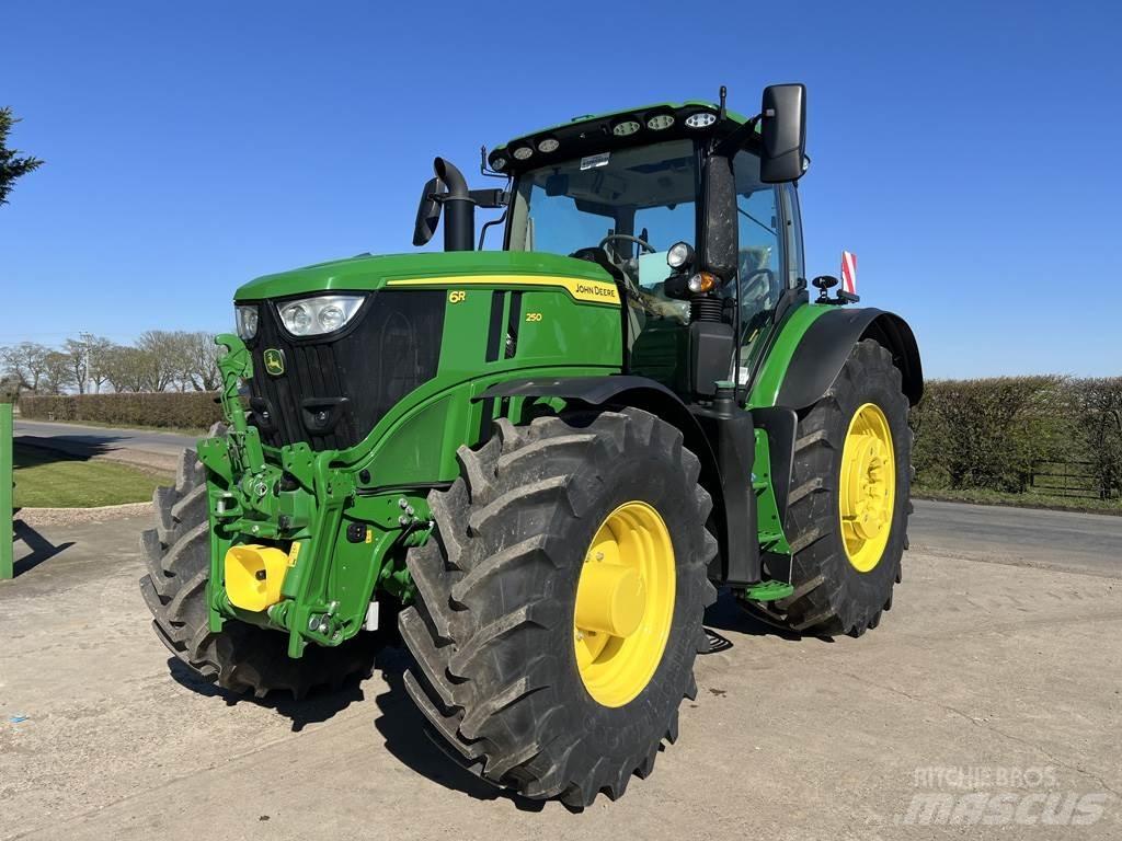 John Deere 6R250 Tractoare