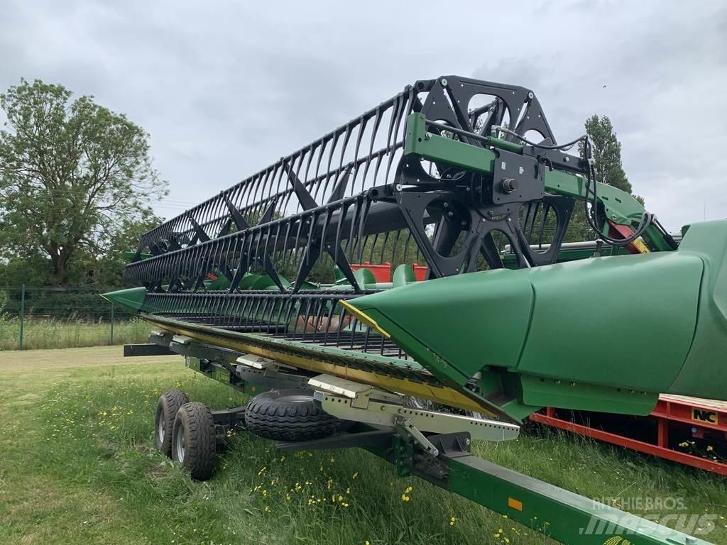 John Deere 725D Combine de secerat