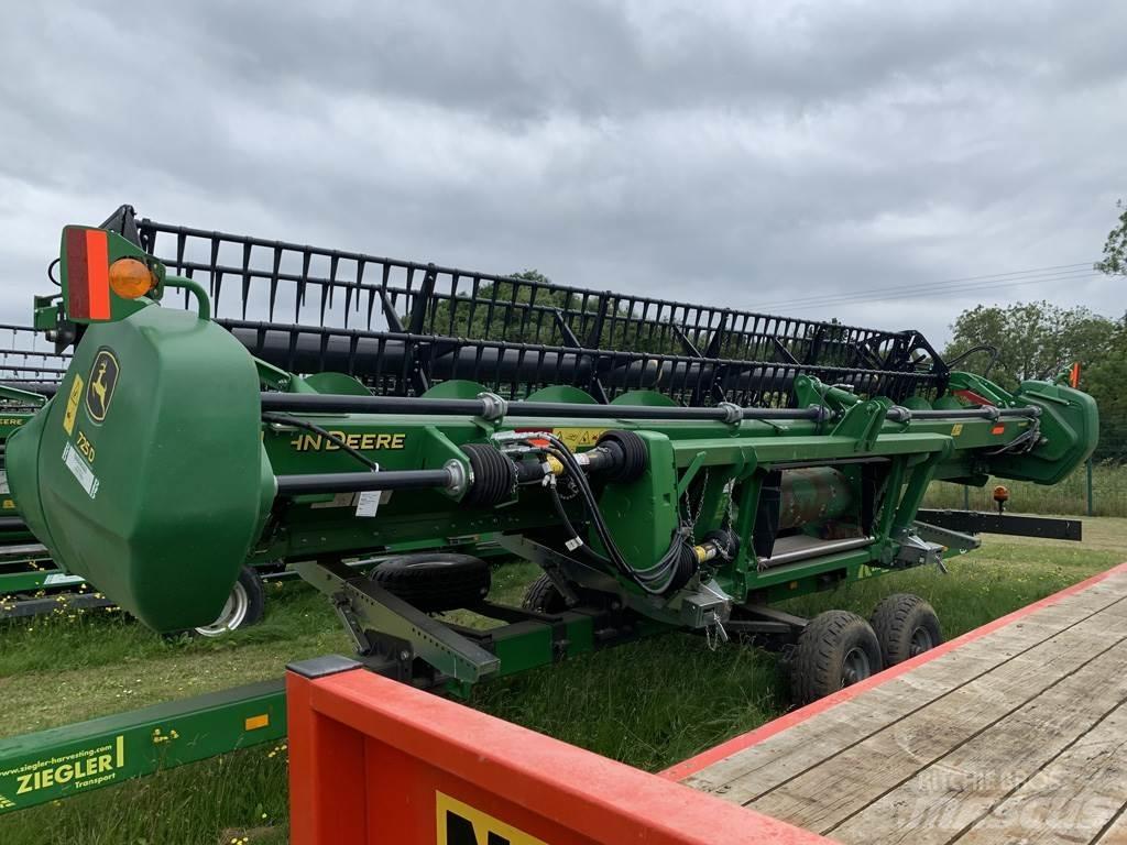 John Deere 725D Combine de secerat