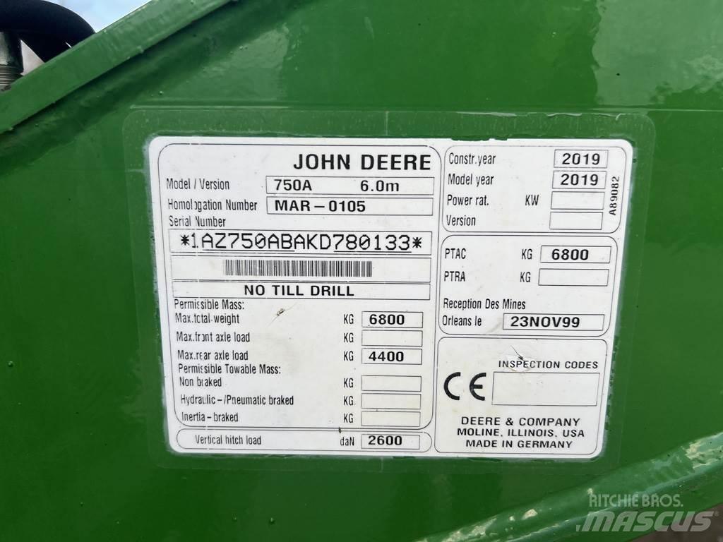 John Deere 750A Perforatoare