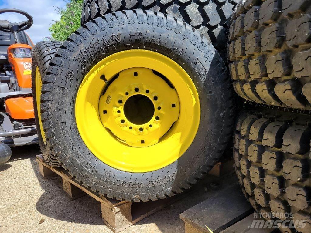 John Deere WHEELS Tractoare compacte