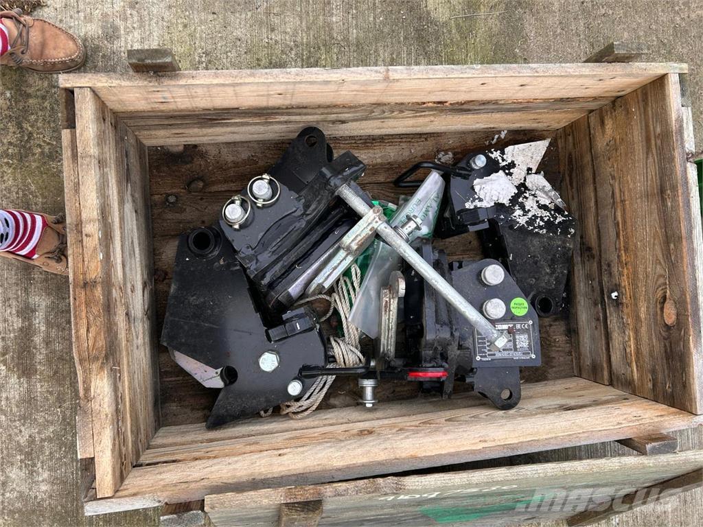 McConnel BRACKETS Manipulatoare agricole