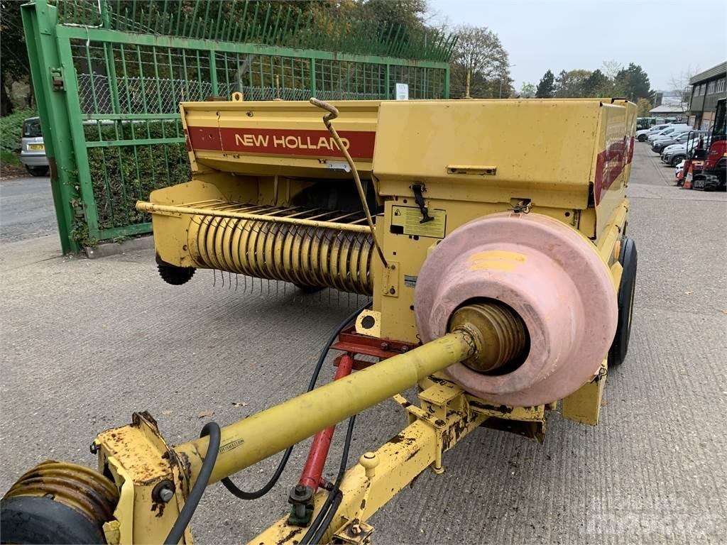 New Holland 945 Masina de balotat cilindric