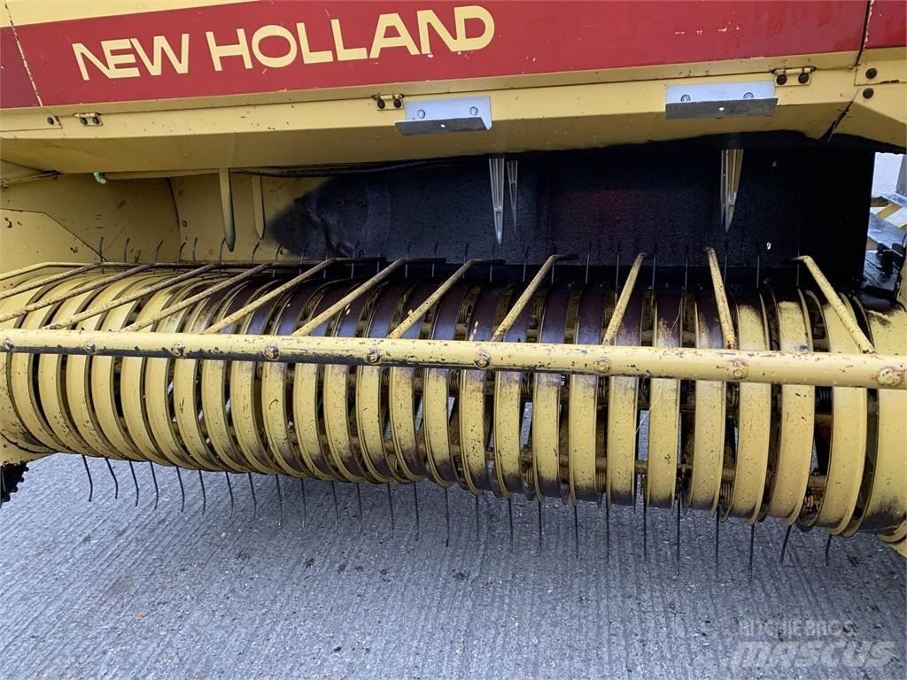 New Holland 945 Masina de balotat cilindric