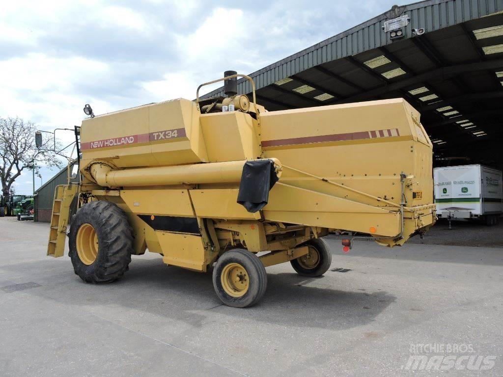 New Holland TX34 Combine de secerat