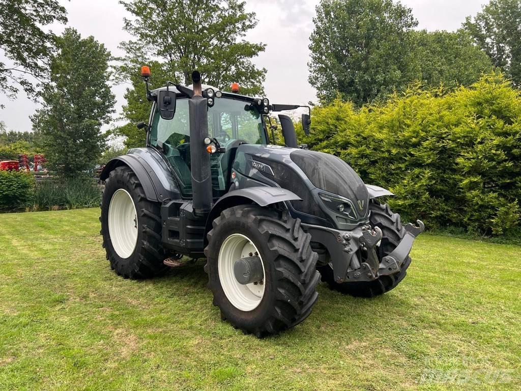 Valtra T234 Tractoare