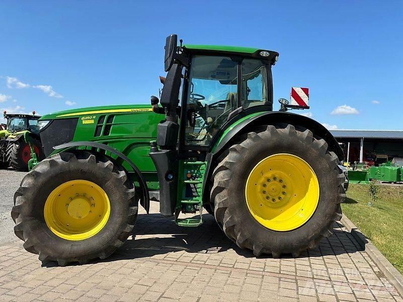 John Deere 6250R Tractoare