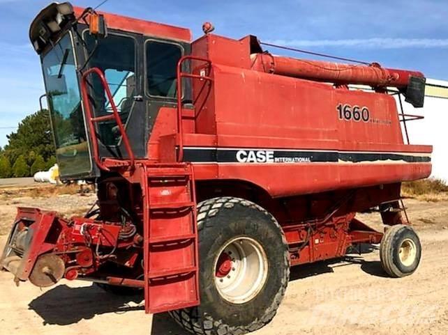 Case IH 1660 Combine de secerat