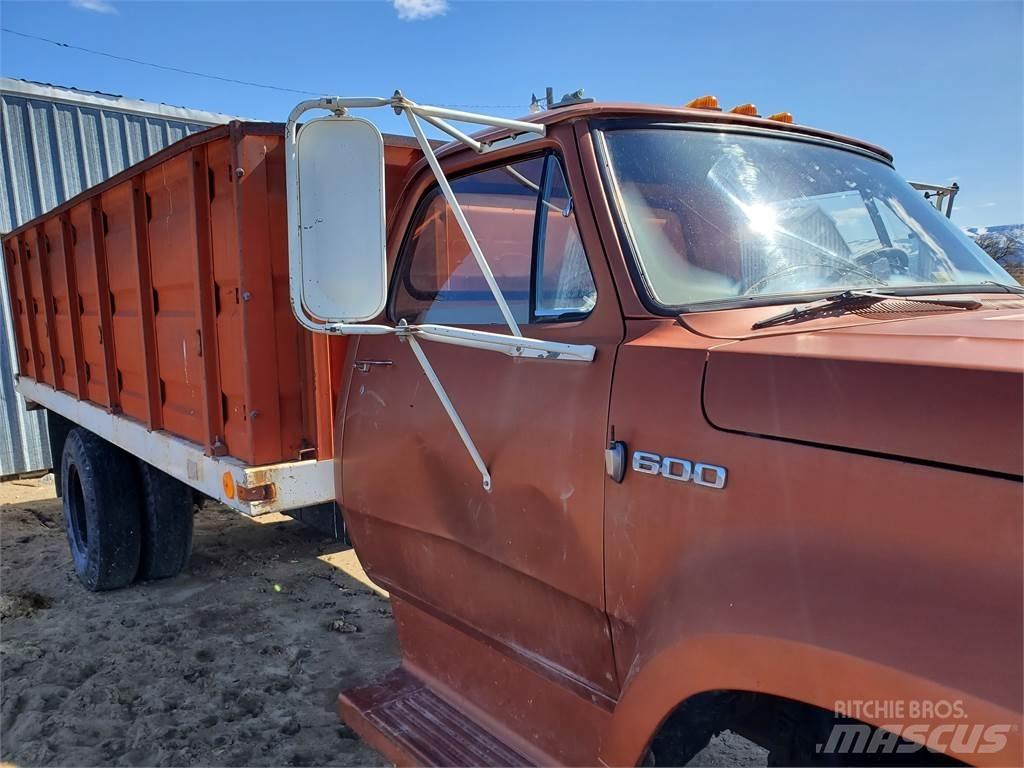Dodge D600 Altele
