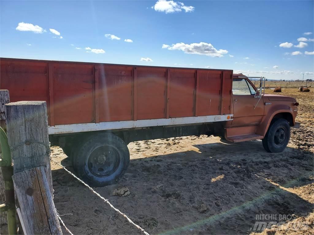 Dodge D600 Altele